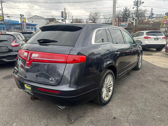 2013 Lincoln MKT EcoBoost photo 4