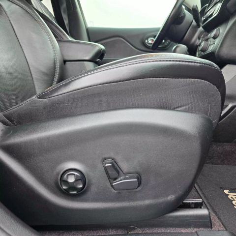 2019 Jeep Cherokee Limited Sport Utility 4d - Image 17