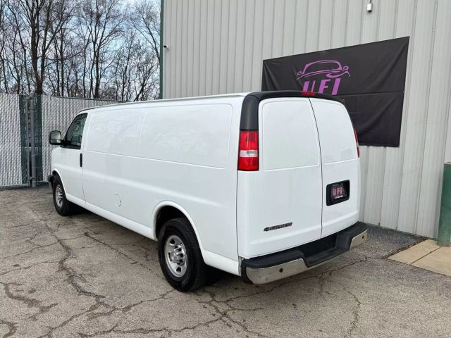2017 Chevrolet Express 3500 Cargo - Image 5