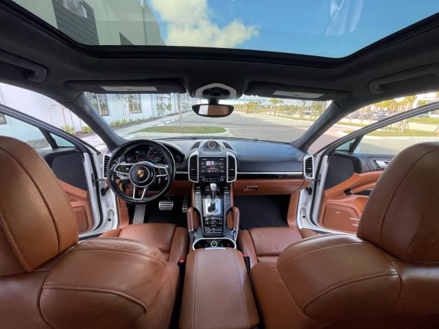 2017 Porsche Cayenne - Image 70