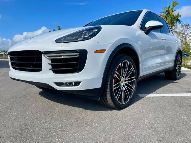 2017 Porsche Cayenne - Image 38