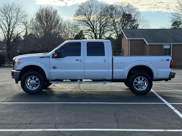 2013 Ford F-250 Super Duty Lariat photo 2