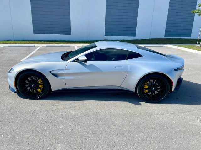 2023 Aston Martin Vantage - Image 32