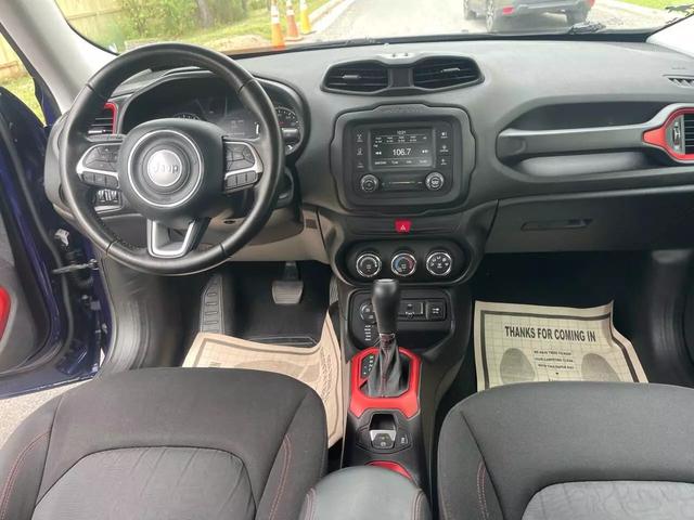 2017 Jeep Renegade Trailhawk photo 30