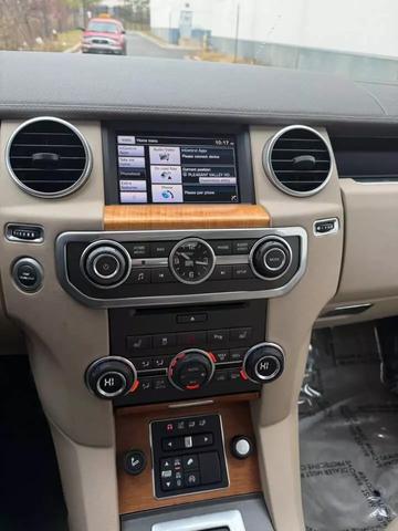 2015 Land Rover LR4 HSE photo 14