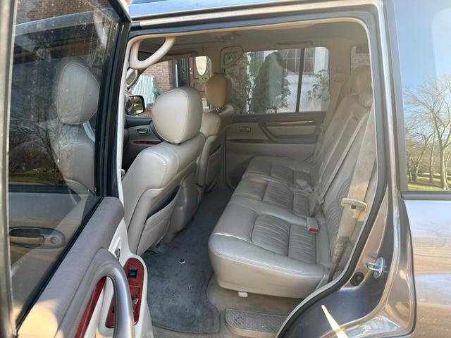 2000 Lexus LX 470 photo 4