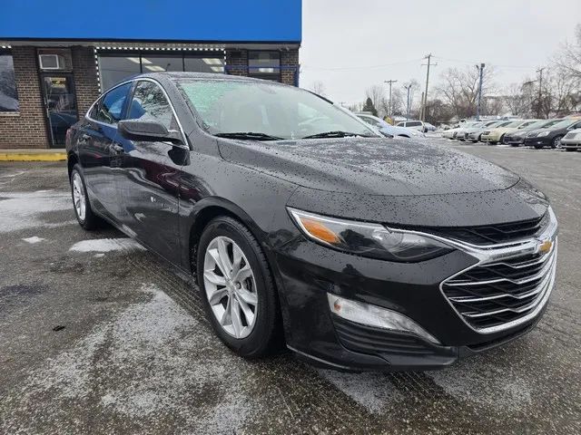 2019 Chevrolet Malibu - Image 2
