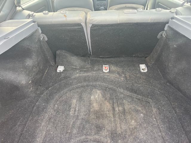 2004 Hyundai Elantra - Image 46