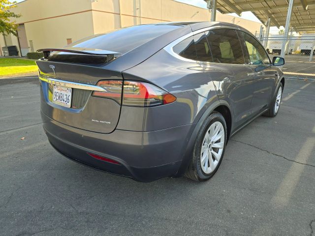 2019 Tesla Model X - Image 8