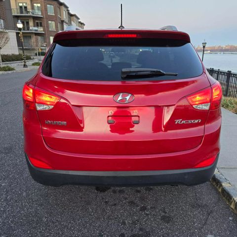 2011 Hyundai Tucson Gls Sport Utility 4d - Image 6