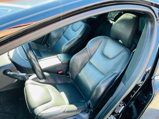2016 Volvo Xc60 - Image 21
