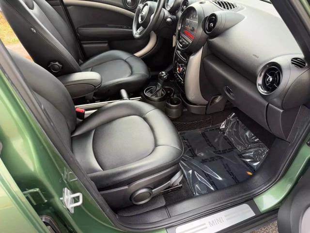 2015 MINI Countryman Countryman photo 26