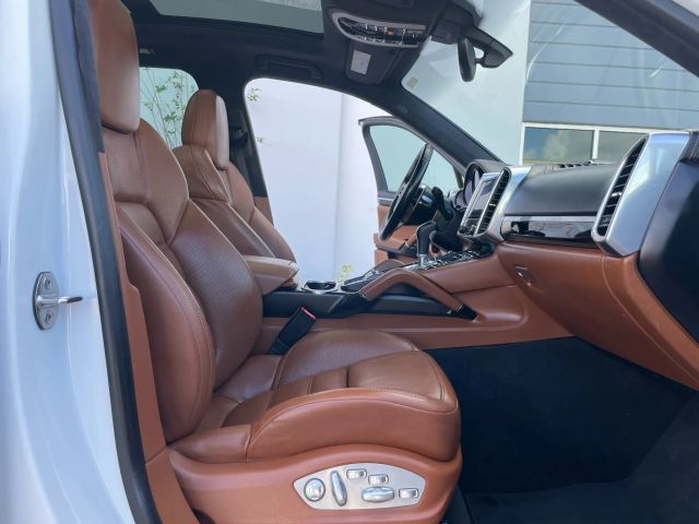 2017 Porsche Cayenne - Image 102