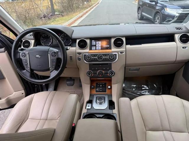 2015 Land Rover LR4 HSE photo 20