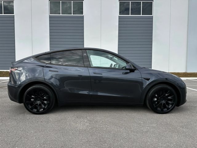 2024 Tesla Model Y - Image 25