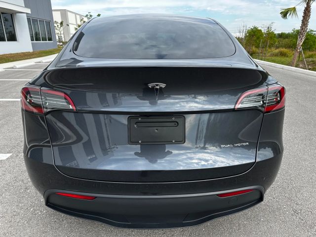 2024 Tesla Model Y - Image 16