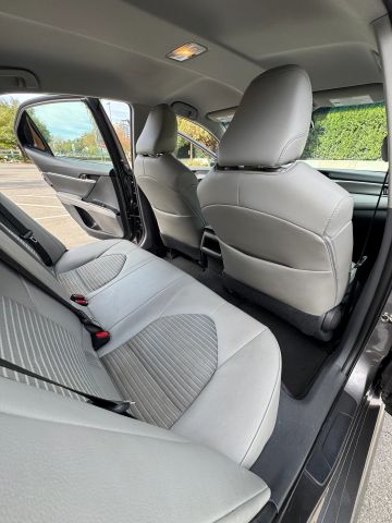 2018 Toyota Camry - Image 25
