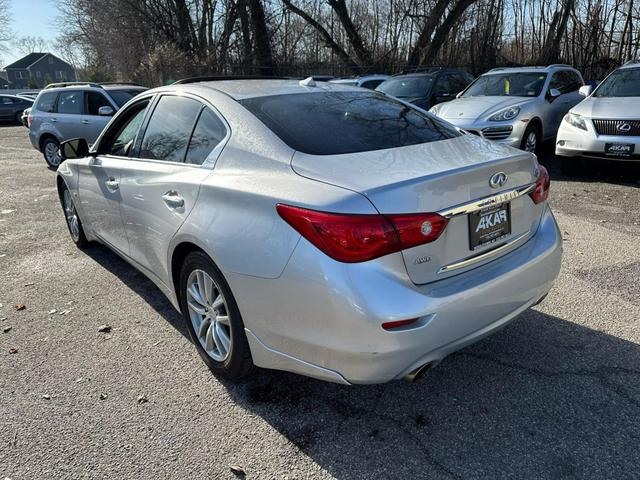 2015 INFINITI Q50 Premium photo 5