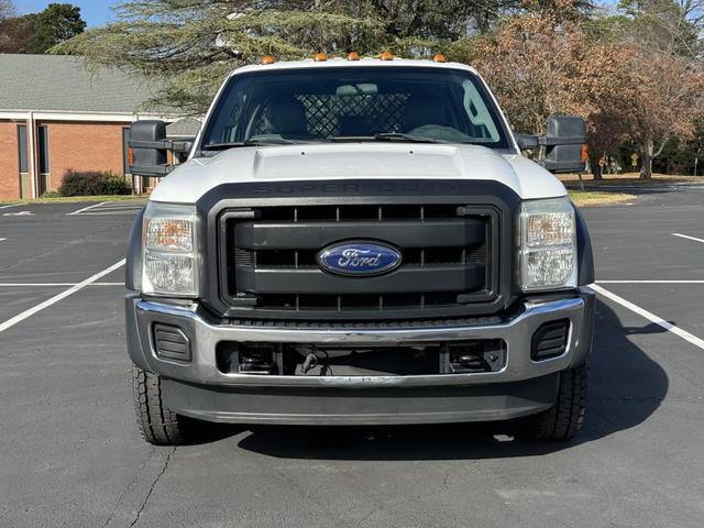 2013 Ford F-450 Super Duty Chassis Cab null photo 3