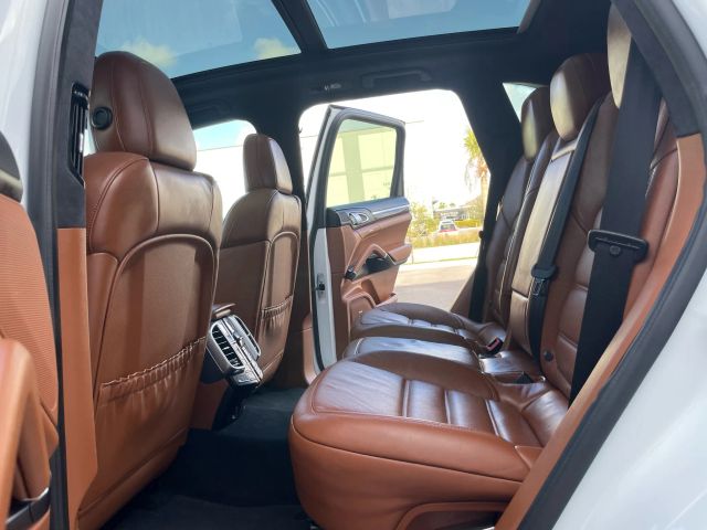 2017 Porsche Cayenne - Image 117