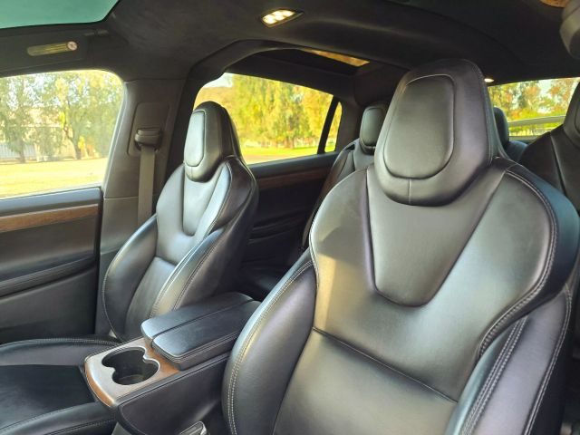 2019 Tesla Model X - Image 14