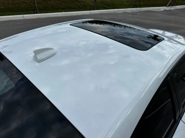 2021 Dodge Charger - Image 16