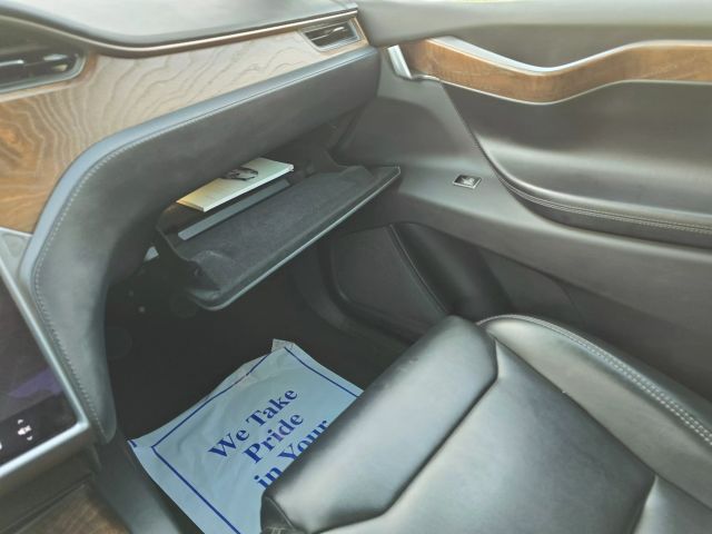 2019 Tesla Model X - Image 19