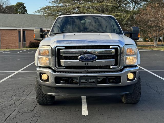 2013 Ford F-250 Super Duty Lariat photo 3