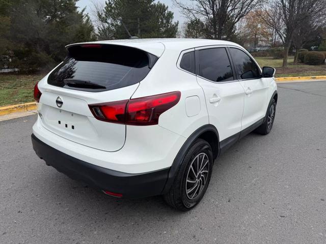 2018 Nissan Rogue Sport S photo 17