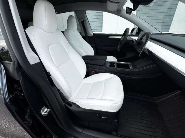 2024 Tesla Model Y - Image 44