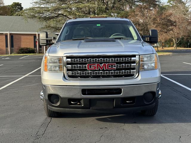 2013 GMC Sierra 3500 SLE photo 3