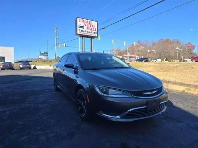 2015 Chrysler 200 - Image 3
