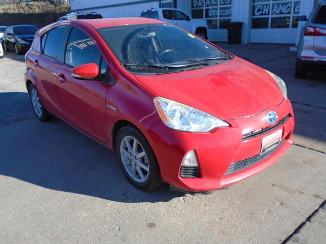 2014 Toyota Prius c Two photo 8