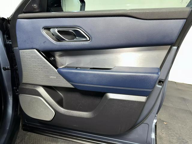 2019 Land Rover Range Rover Velar SE photo 7