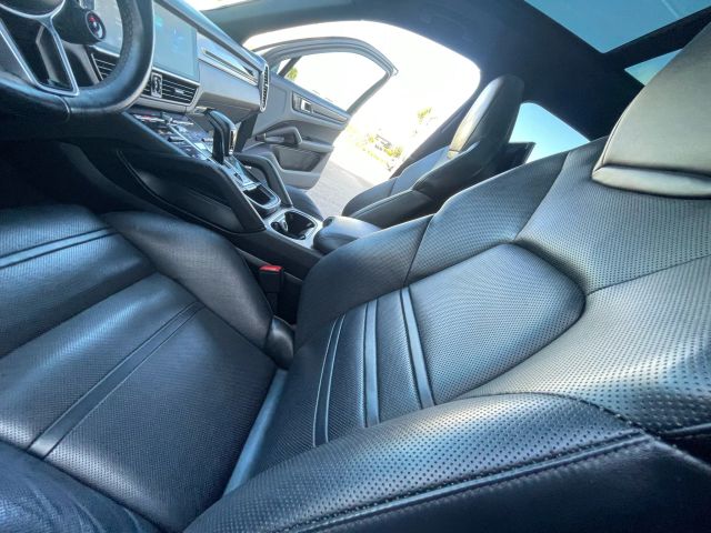 2019 Porsche Cayenne - Image 80