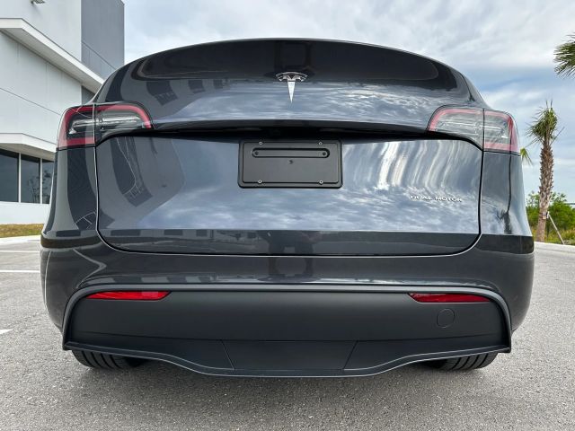2024 Tesla Model Y - Image 17