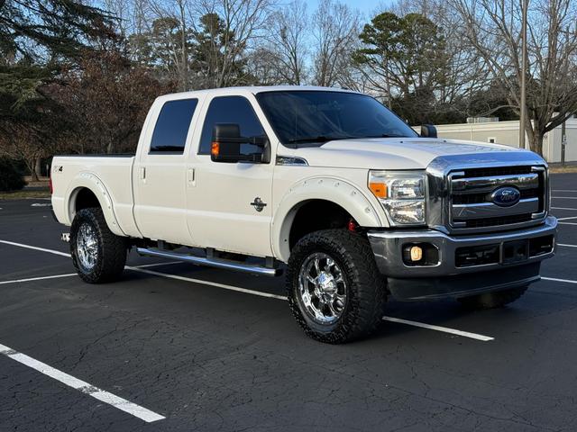 2013 Ford F-250 Super Duty Lariat photo 4