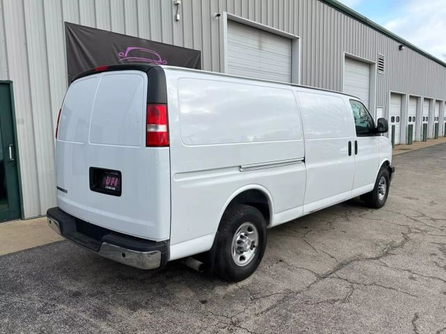 2017 Chevrolet Express 3500 Cargo - Image 4