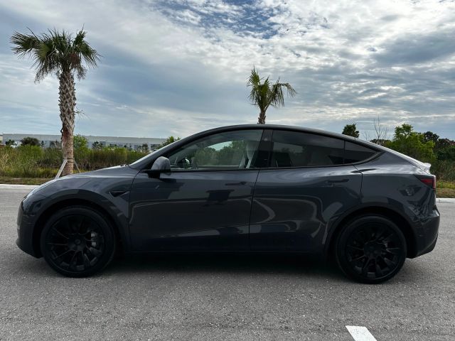 2024 Tesla Model Y - Image 3