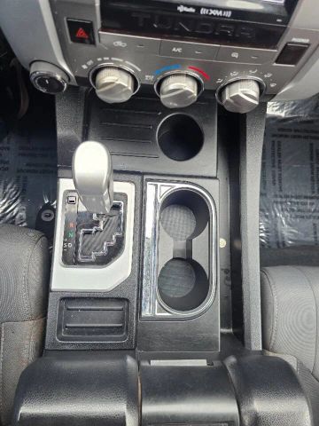 2014 Toyota Tundra Double Cab - Image 27