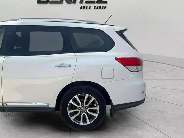 2014 Nissan Pathfinder SL photo 5