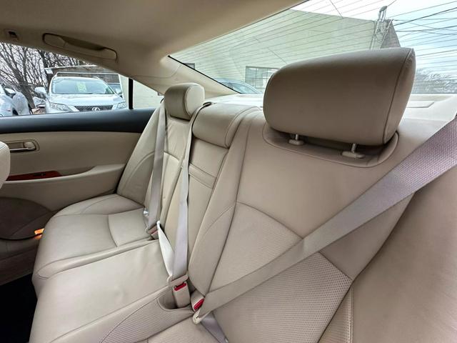 2007 Lexus ES 350 photo 13