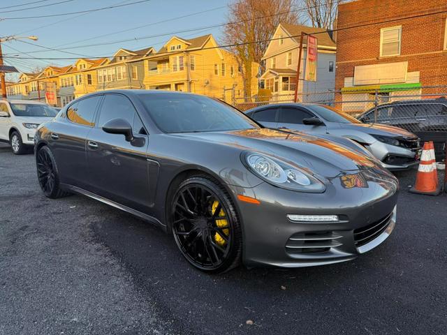 2014 Porsche Panamera S photo 3