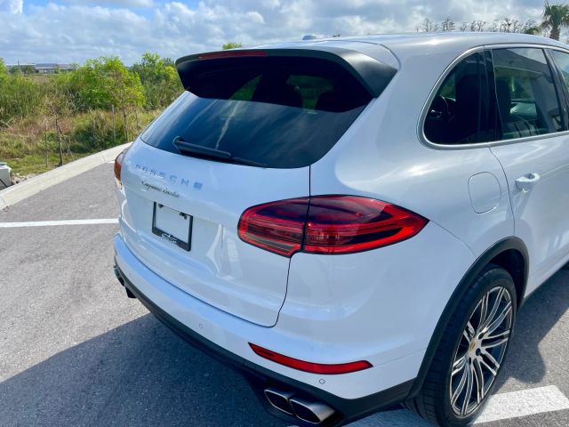 2017 Porsche Cayenne - Image 62