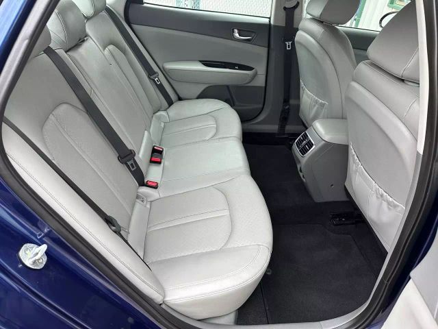 2016 Kia Optima - Image 18