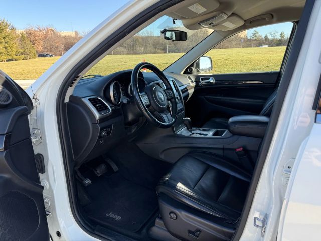 2011 Jeep Grand Cherokee - Image 11