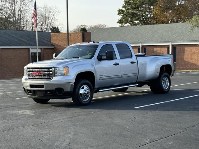 GMC Sierra 3500's photo