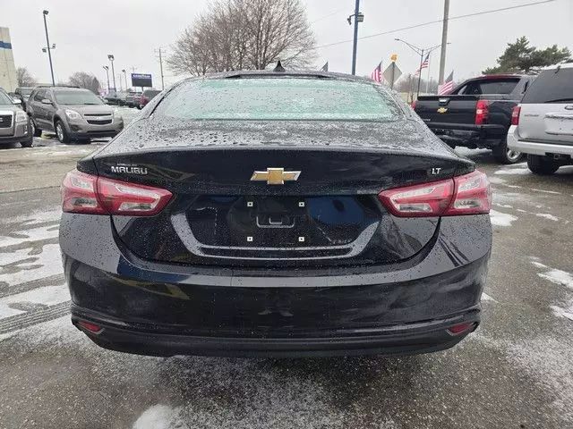 2019 Chevrolet Malibu - Image 4