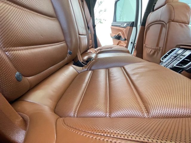 2017 Porsche Cayenne - Image 135