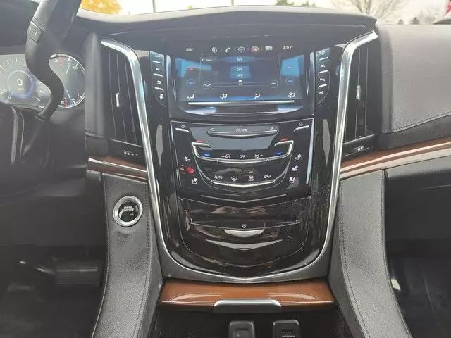 2018 Cadillac Escalade Esv - Image 10